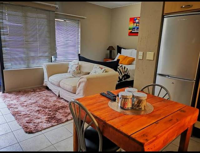 1 BEDROOM APARTMENT FOR SALE IN RANDBURG CENTRAL